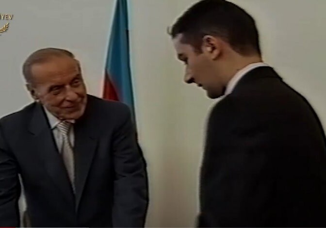 Студент, удостоенный в свое время Гейдаром Алиевым Президентской стипендии, стал генералом (Видео) 