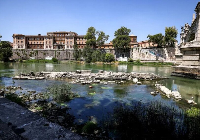 Из-за засухи в Италии из-под воды появился разрушенный мост Нерона