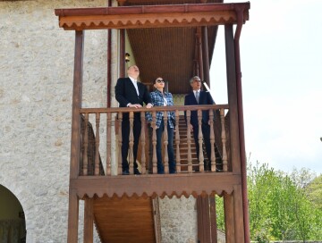 Ильхам Алиев и Мехрибан Алиева открыли усадебный комплекс Мехмандаровых в Шуше