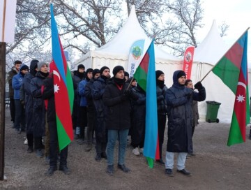 Акция азербайджанских экоактивистов на дороге Лачин-Ханкенди - День 63-й