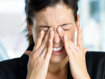 Потеря обоняния , но есть боль в глазах – Названы симптомы COVID шестой волны