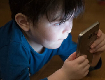 Как уменьшить зависимость детей от телефонов? - Совет врача-психиатра